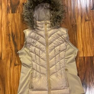Michael Kors Champagne Gold Metallic Puffer Vest Hooded Faux Fur Trim Women's L